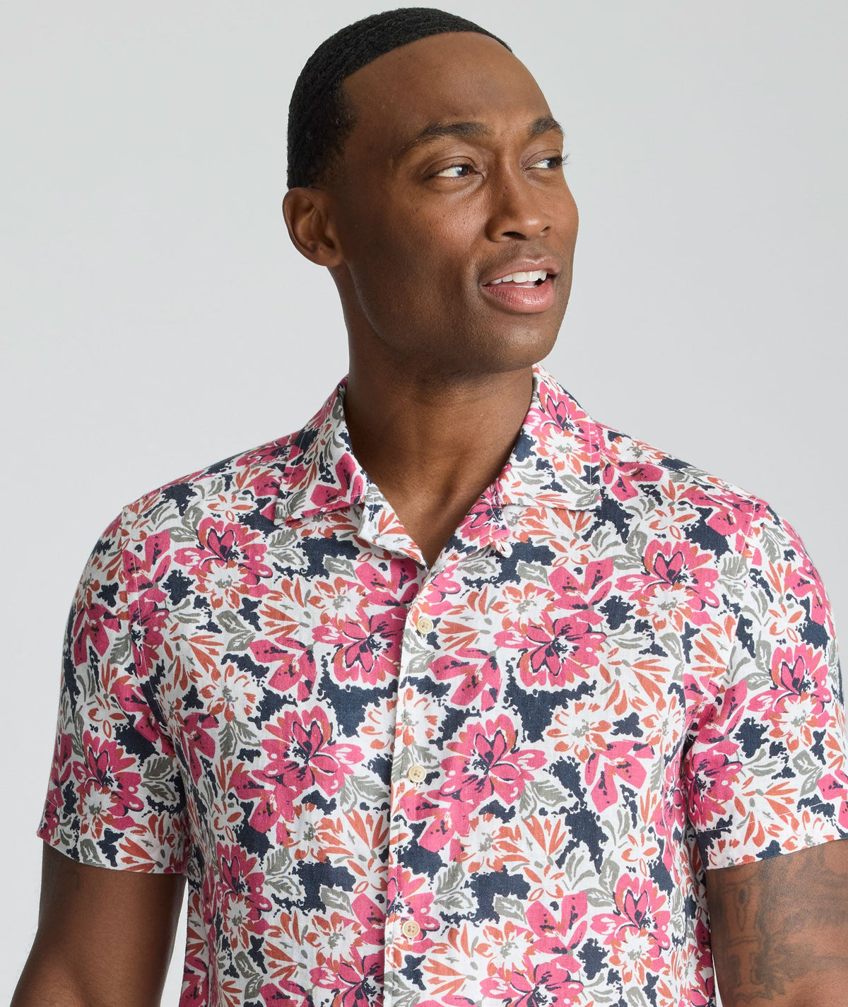 Linen Short-Sleeve Crossman Shirt